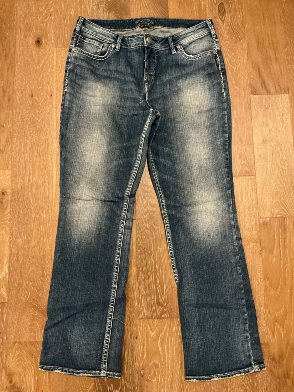 EUC - Women’s Silver Natsuki Jeans - Size 16 / L33